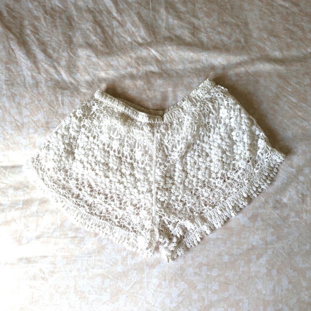 White summer shorts size S to M